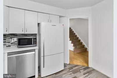 323 Gills Lane, Iselin, NJ 08830 - Photo 10