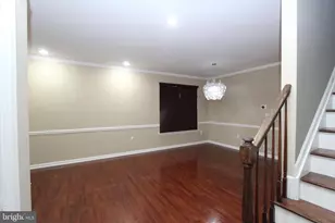 404 Morning Glory Dr, Monroe Township, NJ 08831 - Photo 8