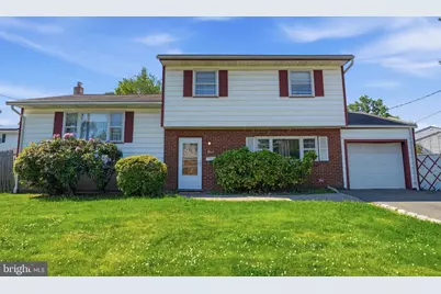 11 Reo Court, Colonia, NJ 07067 - Photo 2