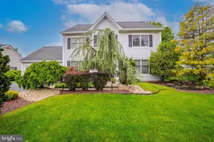 94 Providence Blvd, Kendall Park, NJ 08824 - Photo 2