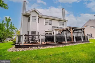 94 Providence Blvd, Kendall Park, NJ 08824 - Photo 6