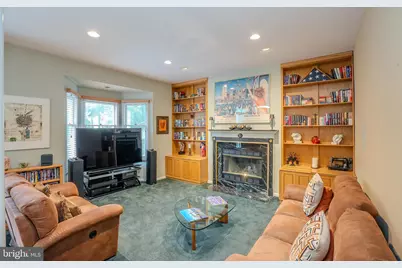 94 Providence Boulevard, Kendall Park, NJ 08824 - Photo 18
