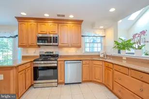 26 Kinglet Dr South S, Cranbury Township, NJ 08512 - Photo 18