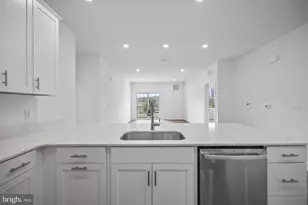 29305 Radford Ct, Monroe Township, NJ 08831 - Photo 12
