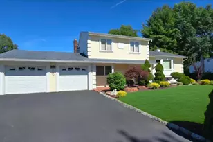 13 Tuscarora Cir, Old Bridge Township, NJ 08857 - Photo 1