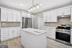 2 Wharton Ct, Kendall Park, NJ 08824 - Photo 12