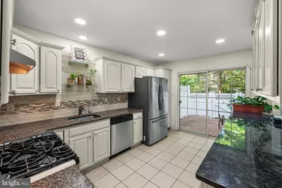 8 Henry Court, Plainsboro Township, NJ 08536 - Photo 6