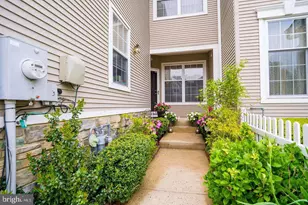 704 Dahlia Cir, Dayton, NJ 08810 - Photo 6