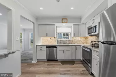 11B John Hancock, Monroe Township, NJ 08831 - Photo 14