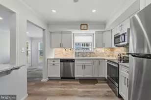 11B John Hancock, Monroe Township, NJ 08831 - Photo 14