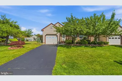 11B John Hancock, Monroe Township, NJ 08831 - Photo 2