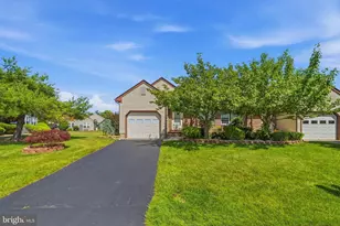 11B John Hancock, Monroe Township, NJ 08831 - Photo 2