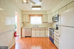 2 Bristol Ct, Monroe, NJ 08831 - Photo 8