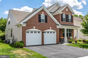 40 Inverness Dr, Kendall Park, NJ 08824 - Photo 2
