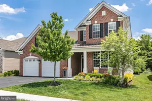 40 Inverness Dr, Kendall Park, NJ 08824 - Photo 1