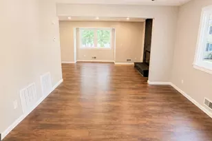 27 Davids Ct, Dayton, NJ 08810 - Photo 4