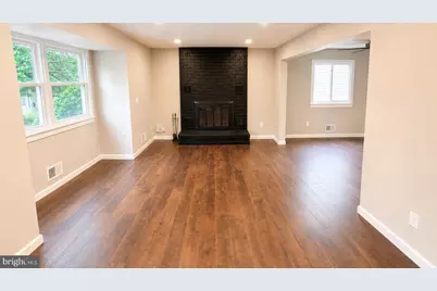 27 Davids Court, Dayton, NJ 08810 - Photo 2
