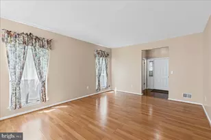 22 Stanford Dr, Kendall Park, NJ 08824 - Photo 8