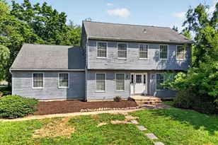 1 Dutchess Ln, Dayton, NJ 08810 - Photo 2