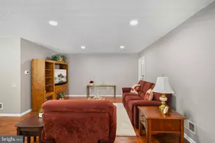 212 N Pondview Blvd, Monroe Township, NJ 08831 - Photo 4