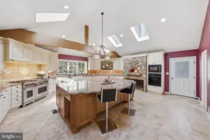 7 Monroe Pl, Cranbury Township, NJ 08512 - Photo 4