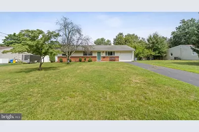 16 Stockton Road, Kendall Park, NJ 08824 - Photo 1