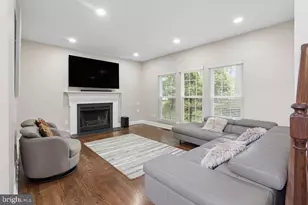 30 Larkspur Dr, Dayton, NJ 08810 - Photo 10