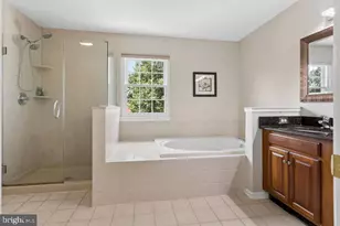 30 Larkspur Dr, Dayton, NJ 08810 - Photo 26