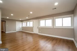 127 Kendall Rd, Kendall Park, NJ 08824 - Photo 6