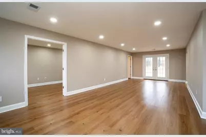 127 Kendall Road, Kendall Park, NJ 08824 - Photo 8