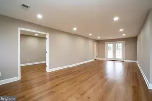 127 Kendall Rd, Kendall Park, NJ 08824 - Photo 8