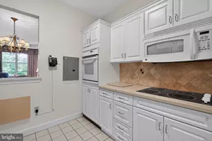 2105 Windrow Dr, Plainsboro Township, NJ 08540 - Photo 6