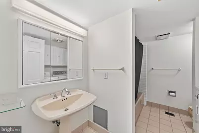 13 Sussex #C, Monroe Township, NJ 08831 - Photo 18