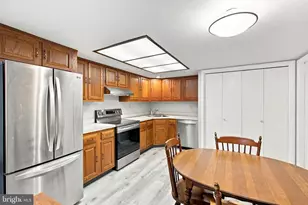 392 Hystrix Plaza, Monroe Township, NJ 08831 - Photo 10