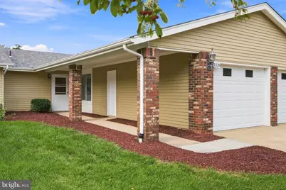 392 Hystrix Plaza, Monroe Township, NJ 08831 - Photo 2