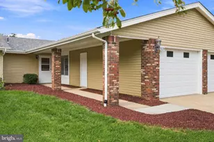 392 Hystrix Plaza, Monroe Township, NJ 08831 - Photo 2
