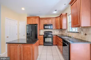 1311 Blossom Cir, Dayton, NJ 08810 - Photo 16