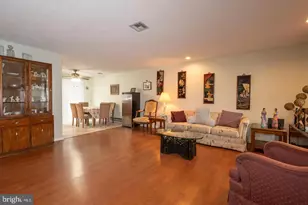 264 Crosse Dr, Monroe Township, NJ 08831 - Photo 4