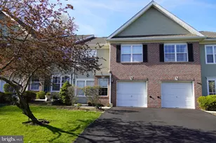 102 Wellington Park Dr Dr, South Brunswick Township, NJ 08540 - Photo 1