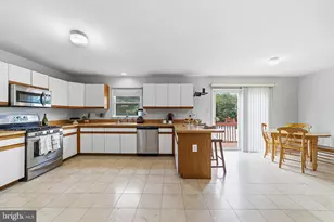 1 Launcelot Dr, Monroe Township, NJ 08831 - Photo 14