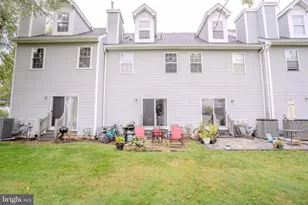 702 Blossom Cir, Dayton, NJ 08810 - Photo 4