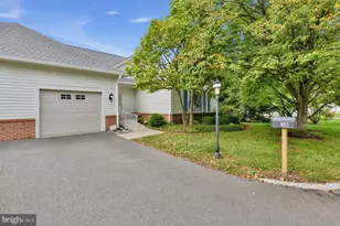 38 Hedge Row Rd, Princeton, NJ 08540 - Photo 2