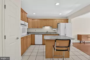 4 Hedge Row Rd, Plainsboro Township, NJ 08540 - Photo 16
