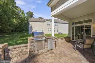 5 Ascot Ct, Kendall Park, NJ 08824 - Photo 8
