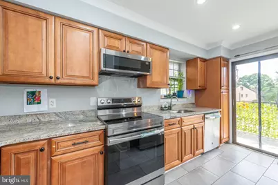 323 Gill Lane #12R, Iselin, NJ 08830 - Photo 2
