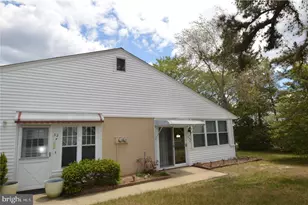 32 Crestwood Pkwy, Manchester Township, NJ 08759 - Photo 2