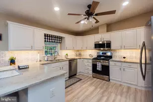 16 Cranberry Dr, Cream Ridge, NJ 08514 - Photo 6