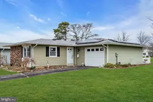 201 Blake Cir, Brick, NJ 08724 - Photo 4