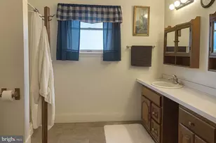 295 N North Main St, Manahawkin, NJ 08050 - Photo 10