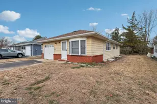 192 Charlotteville Dr S S, Toms River, NJ 08757 - Photo 2